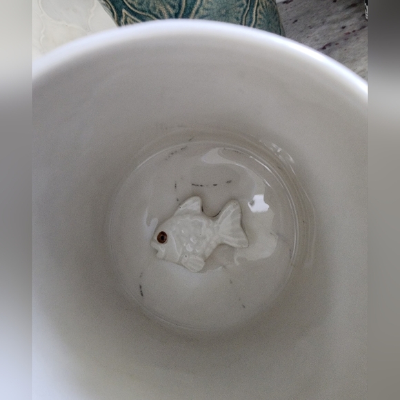 Vintage 1977 Fitz & Floyd "Catnap" Mug 3D Cat Handle & Fish White 3" High - Picture 4 of 5